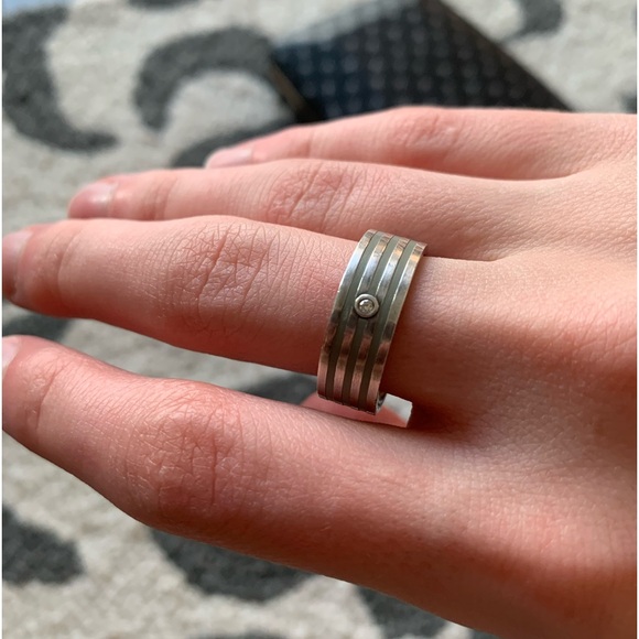 Sterling Silver & Diamond Ring - Picture 3 of 5